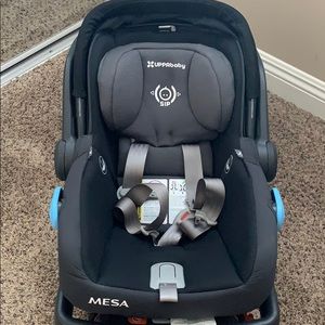 Uppa Baby Mesa infant car seat